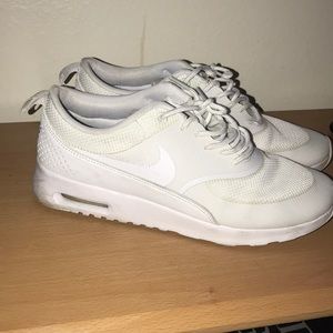 White Nike Air Max Thea